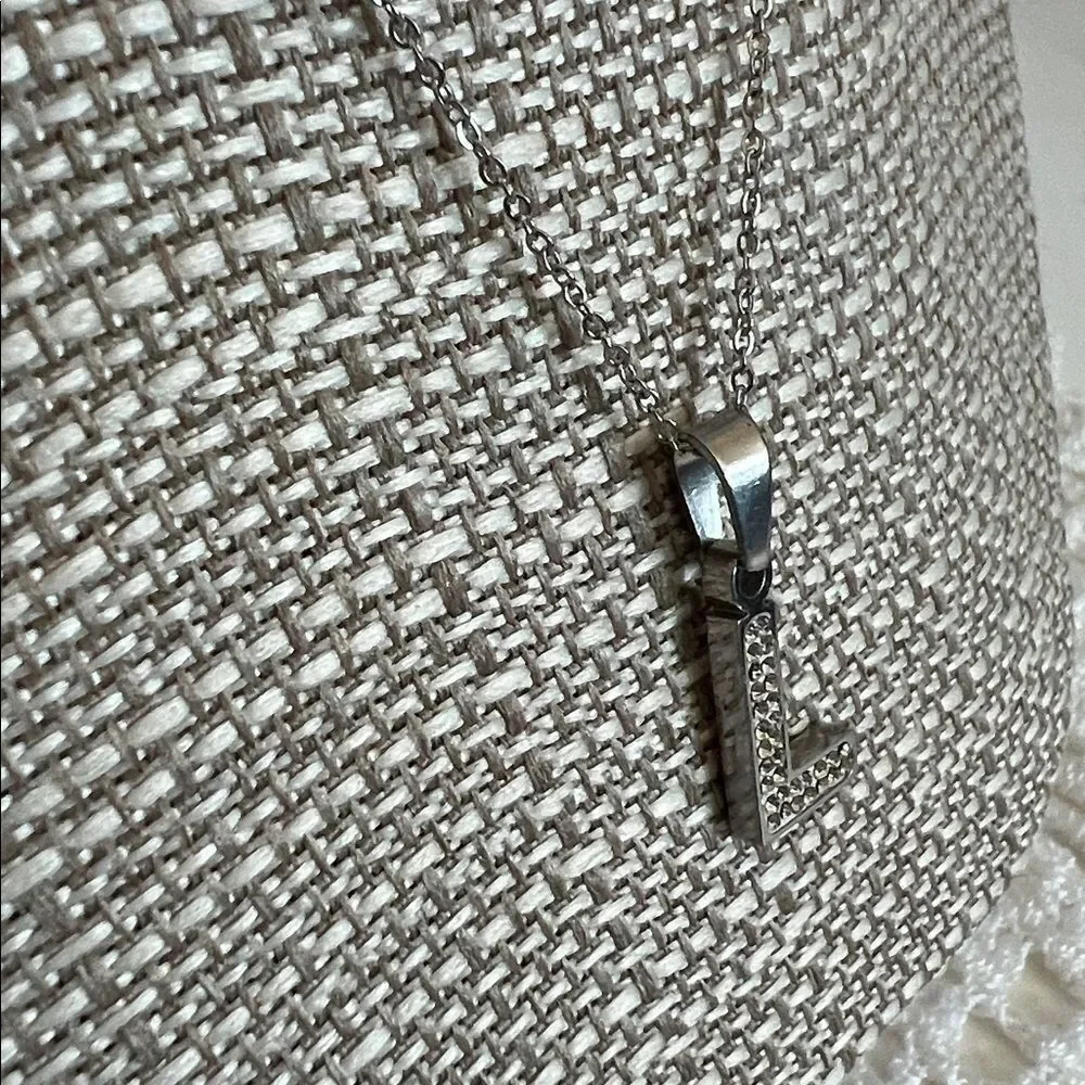 NWT Stainless Steel Elegant Silver Tone  Dainty Necklace initial  L Pendant